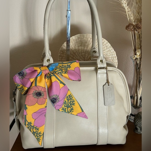 Coach Handbags - COACH Vintage Pre-‘94 Soft Satchel in Bone